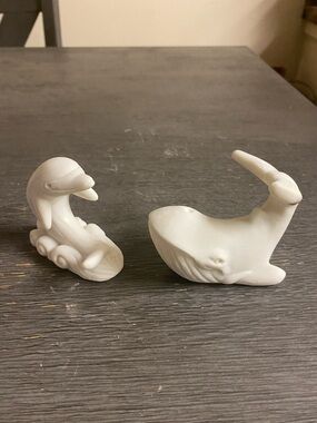 Melissa & Doug White Figurine with Blue Logo Stamp